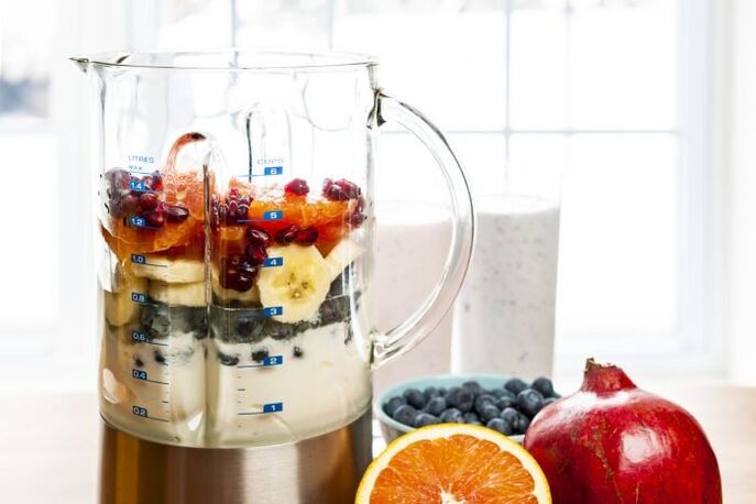 Prepare un cóctel de froitas de baga para aumentar a potencia en pouco tempo